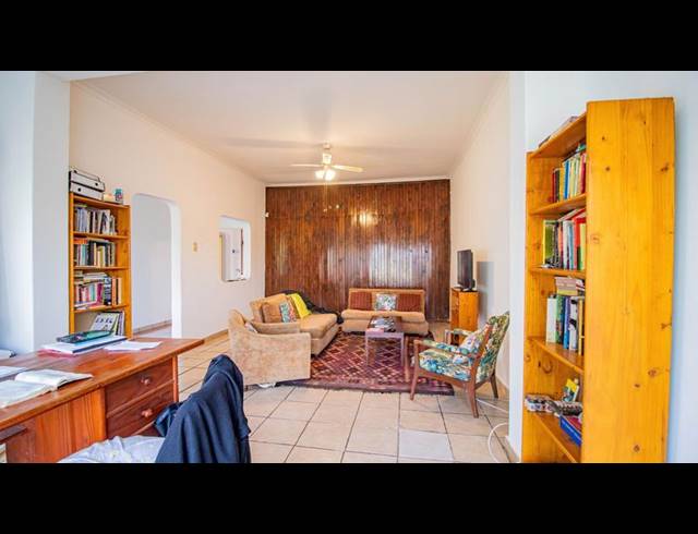 3 BEDROOM HOUSE FOR SALE IN BEZUIDENHOUT VALLEY